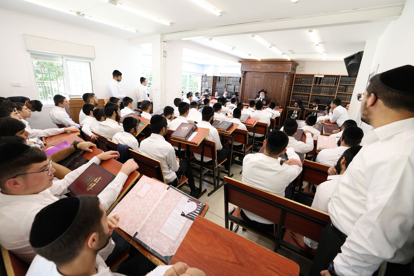 הגאון רבי בנימין גמליאלי בשיחת חיזוק בישיבתו 'לבב חכמה'