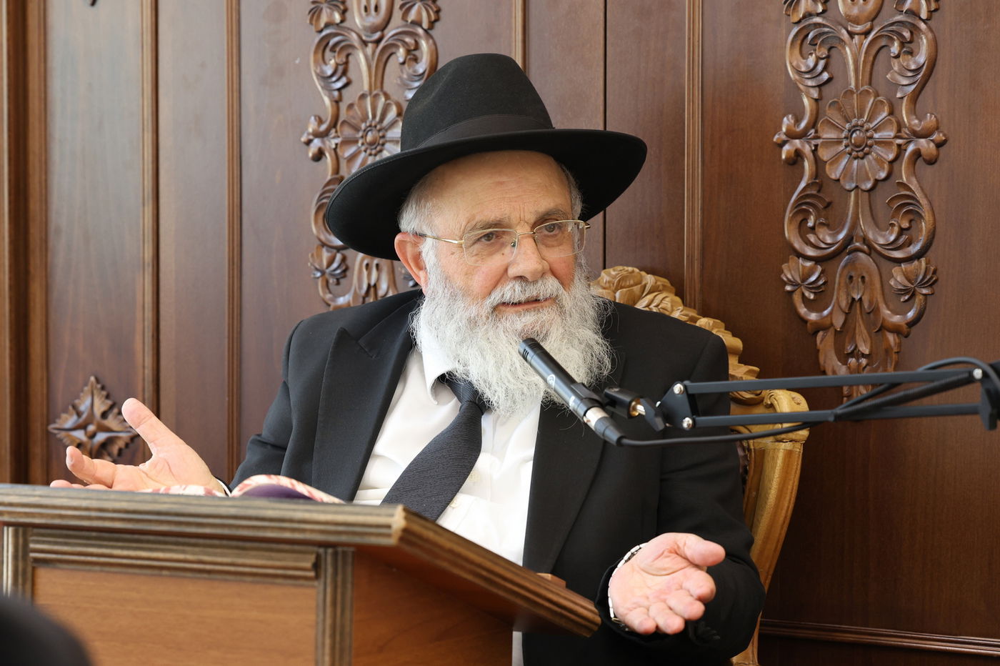 הגאון רבי בנימין גמליאלי בשיחת חיזוק בישיבתו 'לבב חכמה'