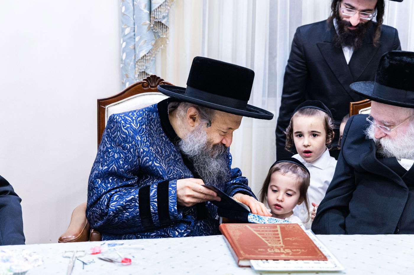 שמחת החלאקה ולימוד א' ב' לנין האדמו"ר מבאבוב 45