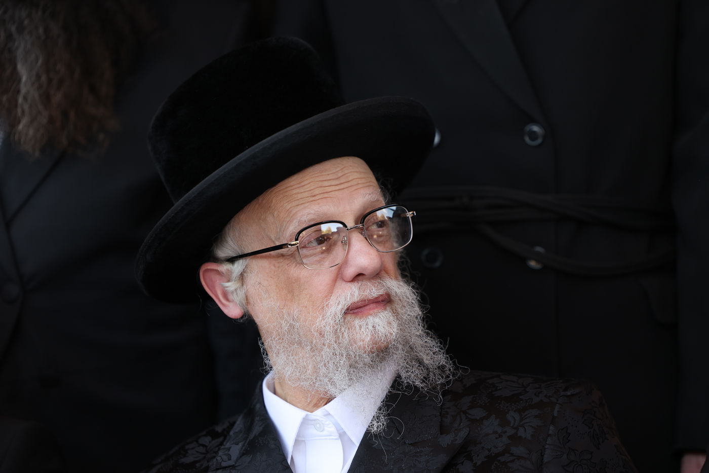 האדמו"ר מסערט ויז'ניץ בחודש סיון האחרון, פיאותיו סביב לאוזניים