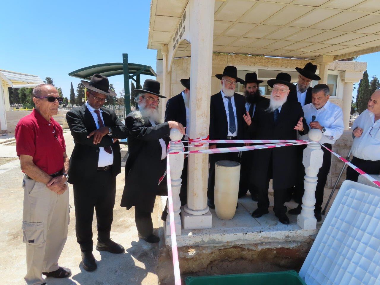 מעמד קבורת הגניזה באשדוד