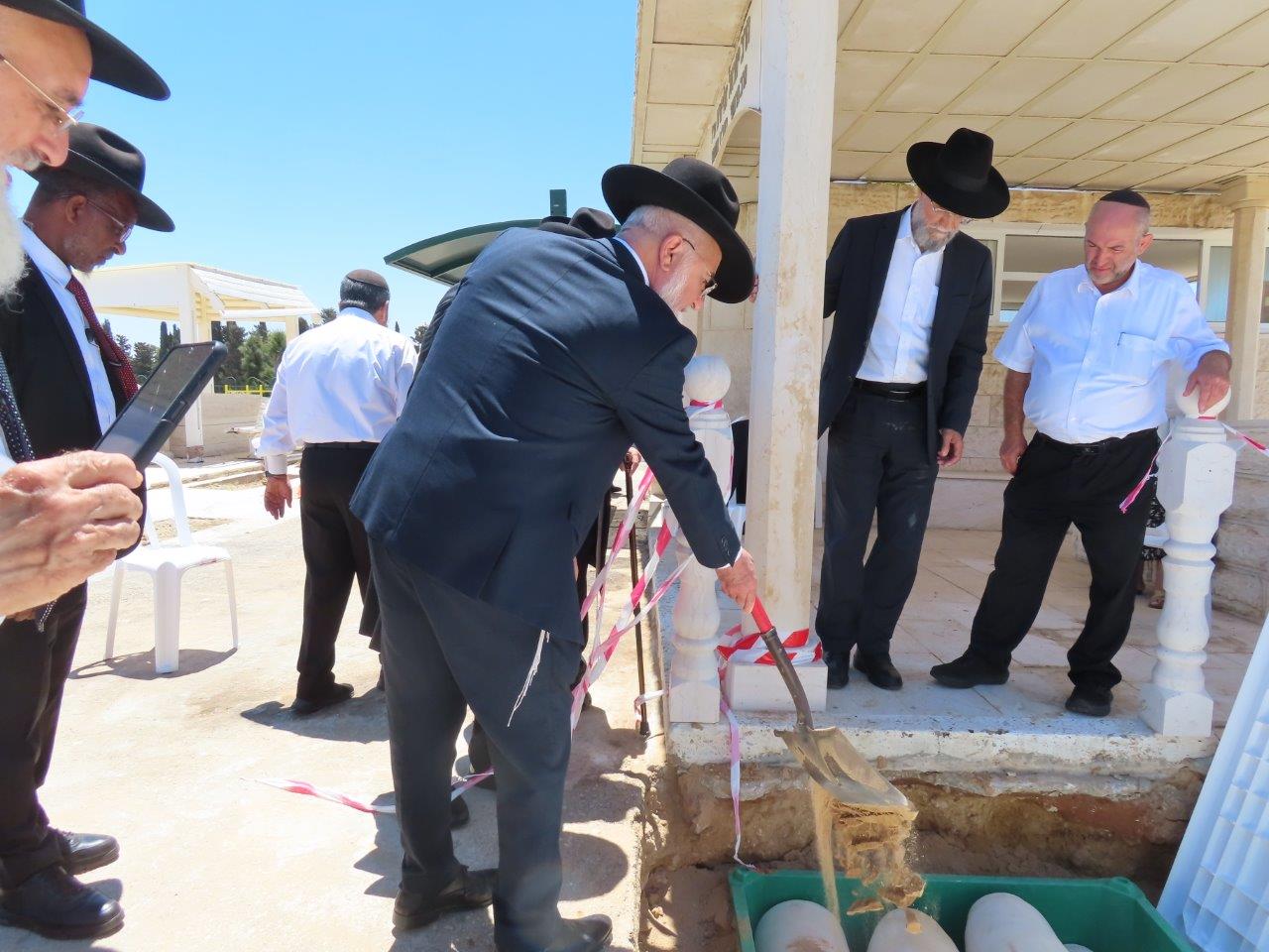 מעמד קבורת הגניזה באשדוד