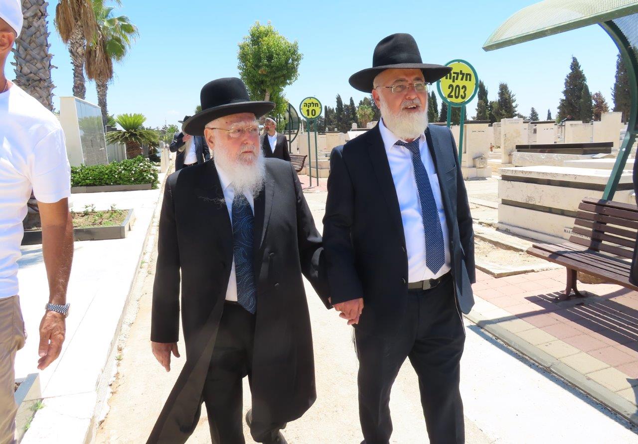 מעמד קבורת הגניזה באשדוד