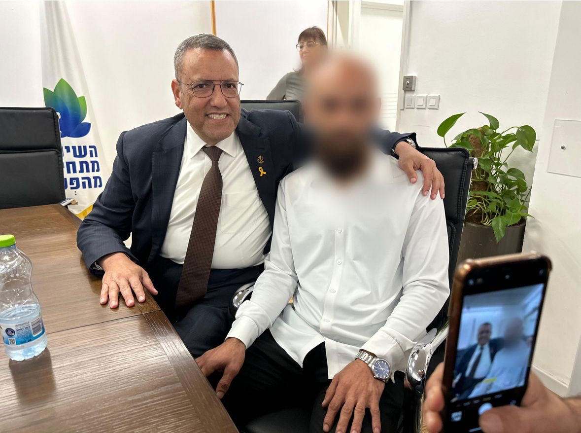 הפועל הערבי חירף את נפשו ופרץ למבנה בוער - עשרות נערות ניצלו