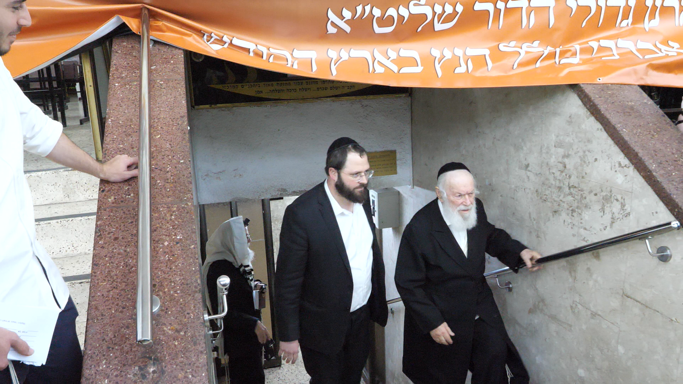 הגאון רבי יצחק זילברשטיין בתפילת השל"ה ער"ח סיון