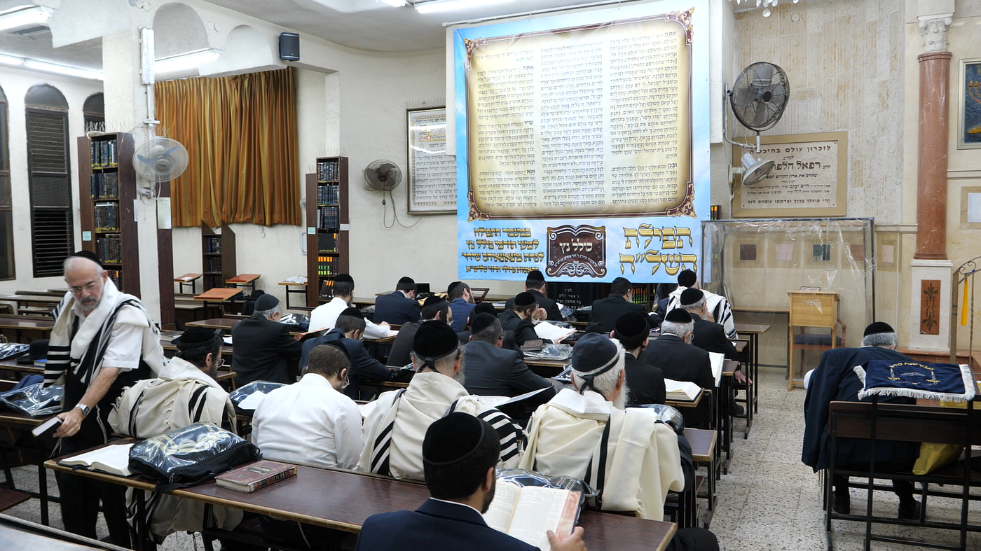 הגאון רבי יצחק זילברשטיין בתפילת השל"ה ער"ח סיון