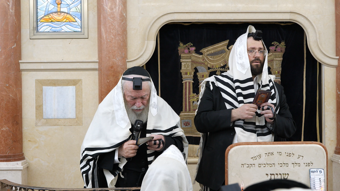 הגאון רבי יצחק זילברשטיין בתפילת השל"ה ער"ח סיון