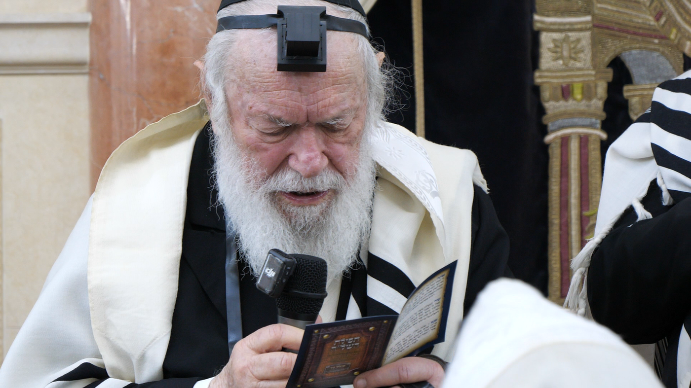 הגאון רבי יצחק זילברשטיין בתפילת השל"ה ער"ח סיון