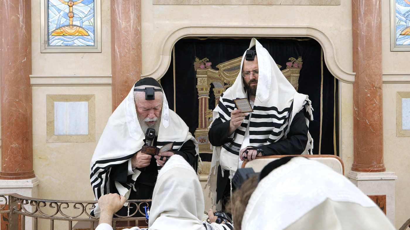 הגאון רבי יצחק זילברשטיין בתפילת השל"ה ער"ח סיון