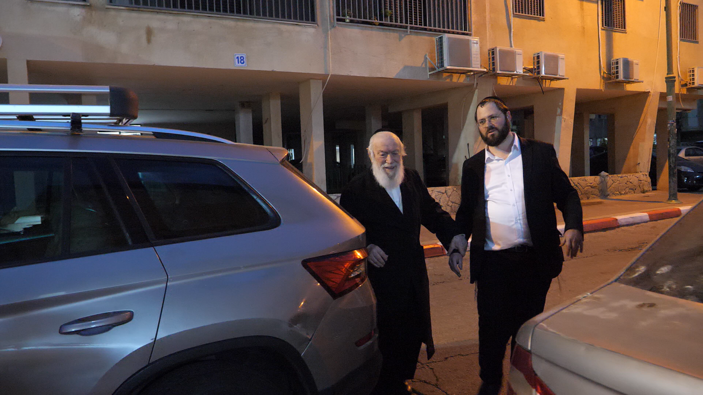 הגאון רבי יצחק זילברשטיין בתפילת השל"ה ער"ח סיון