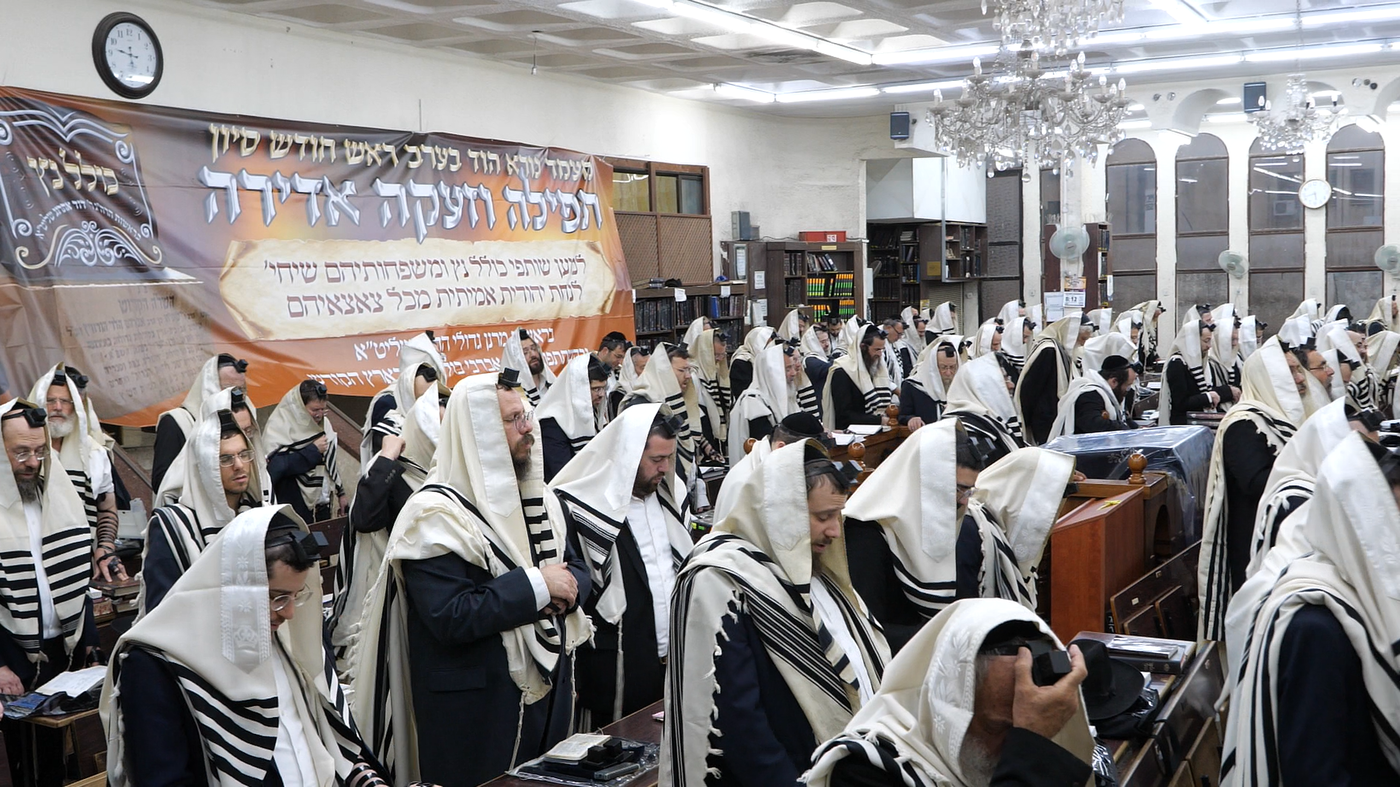 הגאון רבי יצחק זילברשטיין בתפילת השל"ה ער"ח סיון