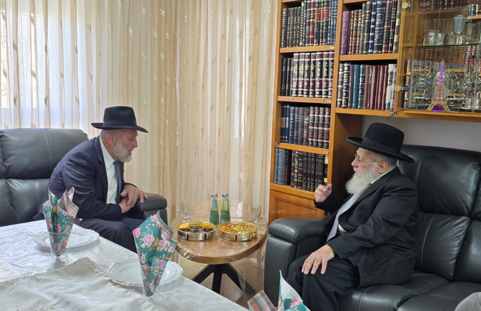 המועצת תכריע. דרעי במעונו של הראש"ל הגר"י יוסף