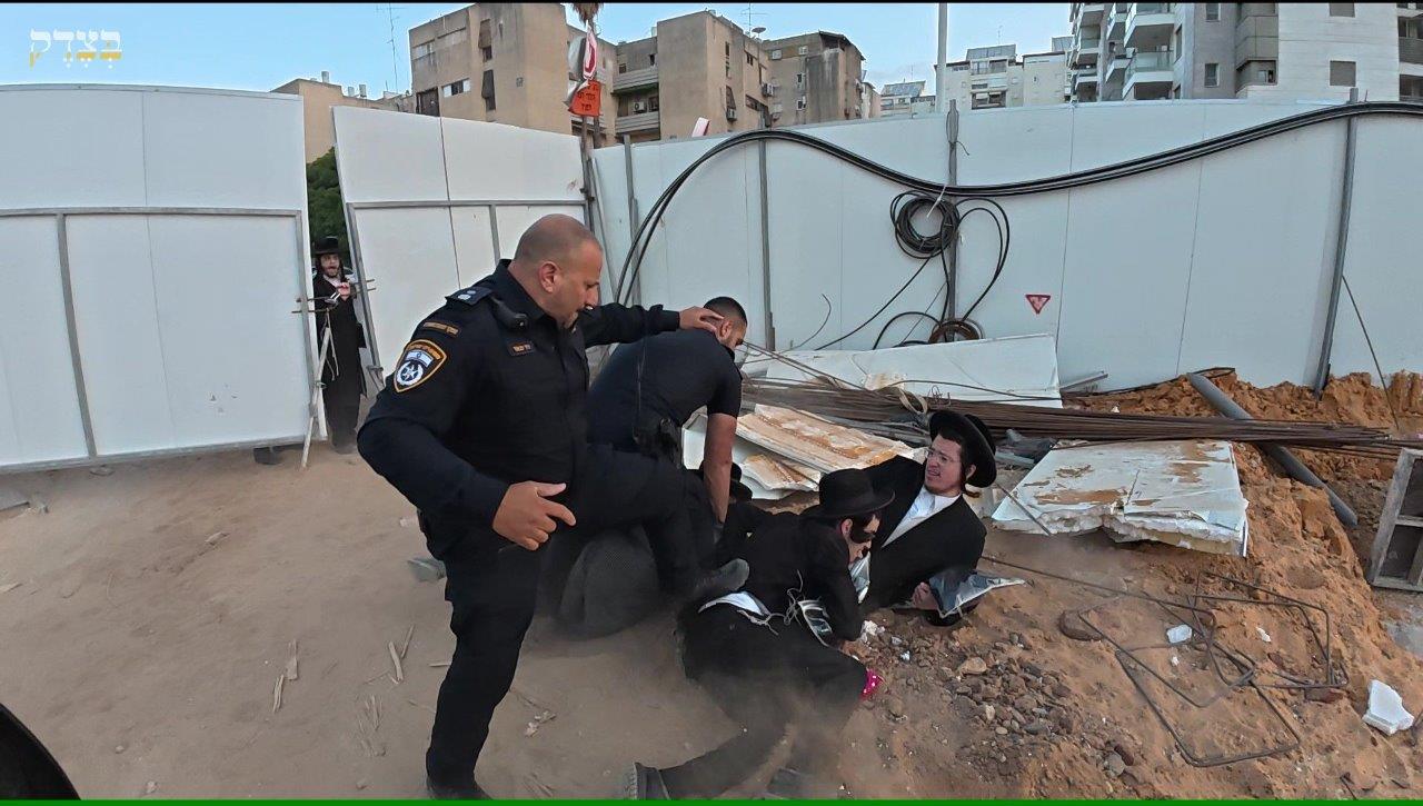 ההפגנות הסוערות ביהוד