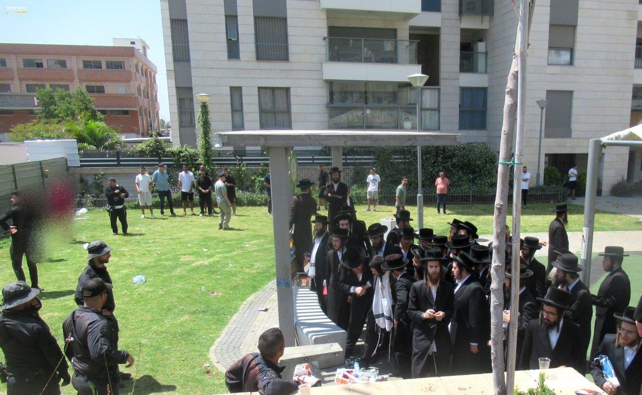 ההפגנות הסוערות ביהוד