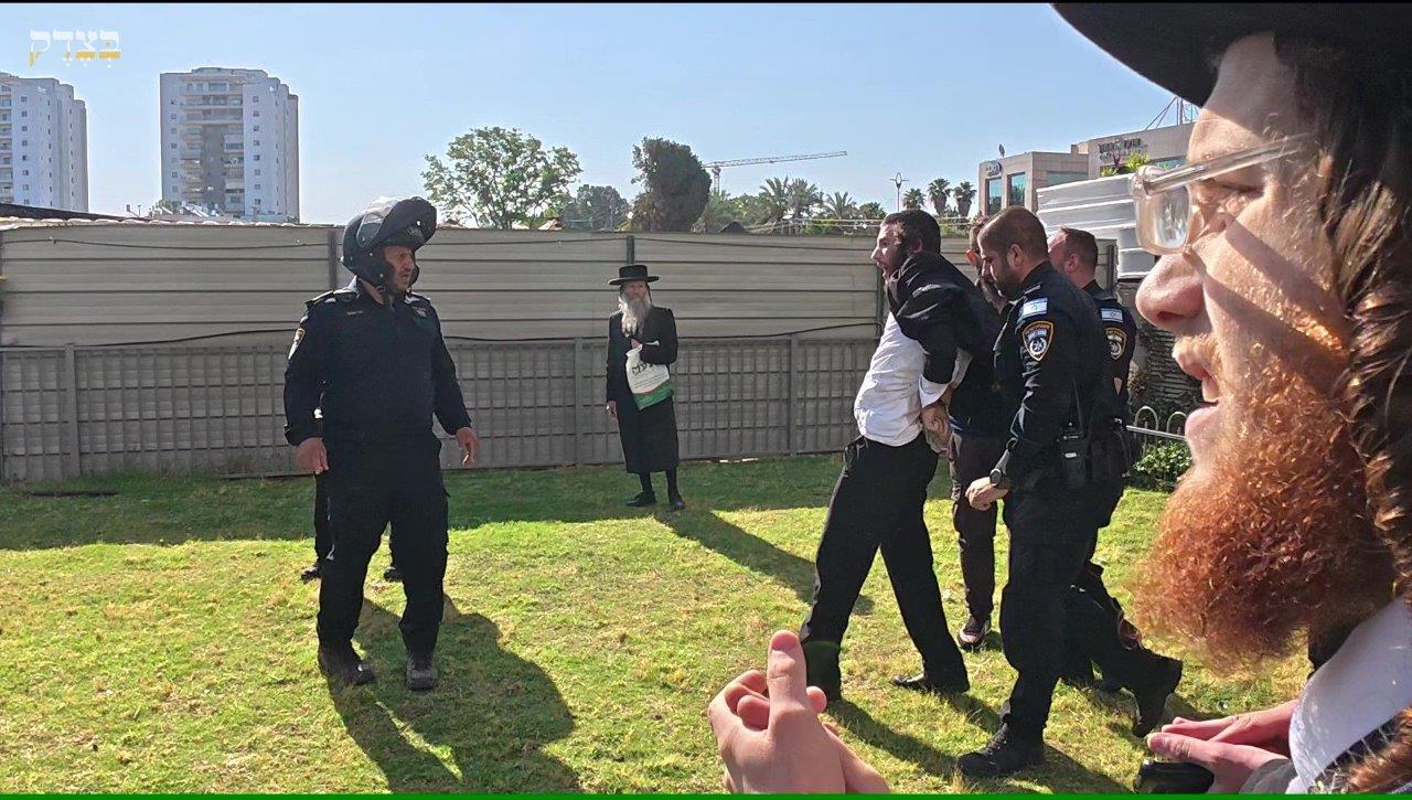 ההפגנות הסוערות ביהוד