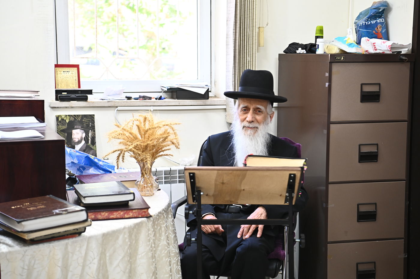 בקבלת חיטים לקראת חג השבועות