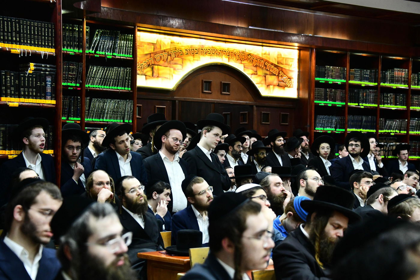 הגה"צ רבי צבי מאיר זילברברג בשיחת הכנה לחג השבועות