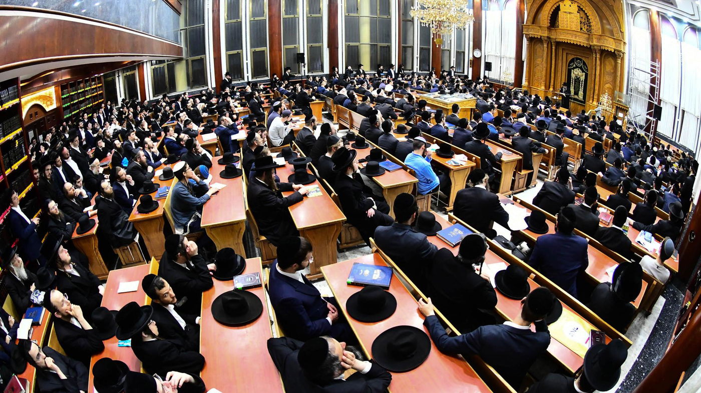 הגה"צ רבי צבי מאיר זילברברג בשיחת הכנה לחג השבועות