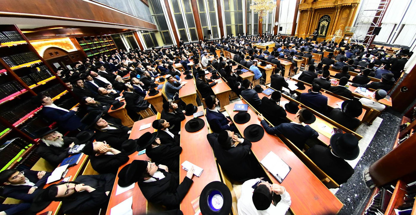 הגה"צ רבי צבי מאיר זילברברג בשיחת הכנה לחג השבועות