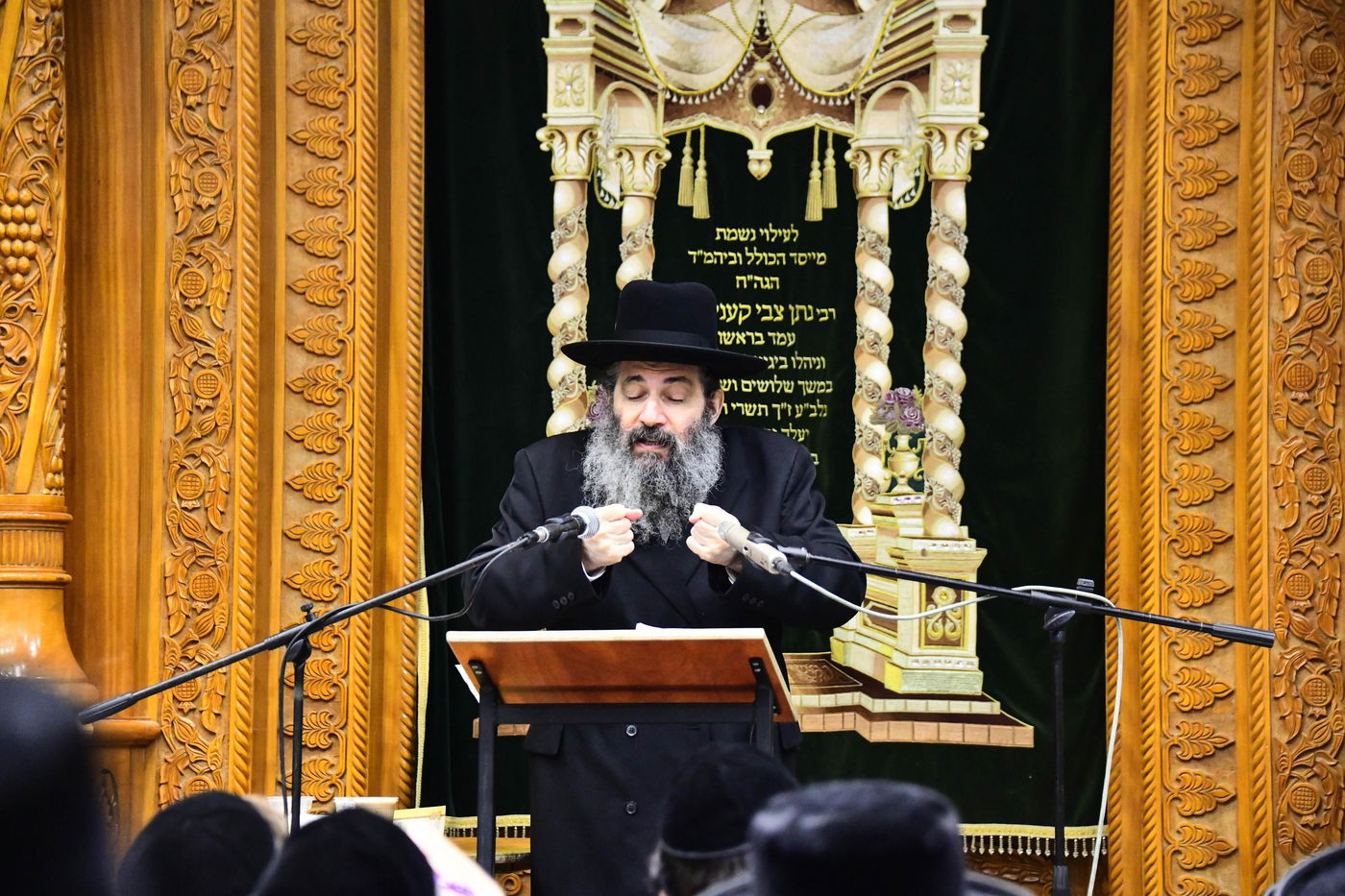 הגה"צ רבי צבי מאיר זילברברג בשיחת הכנה לחג השבועות