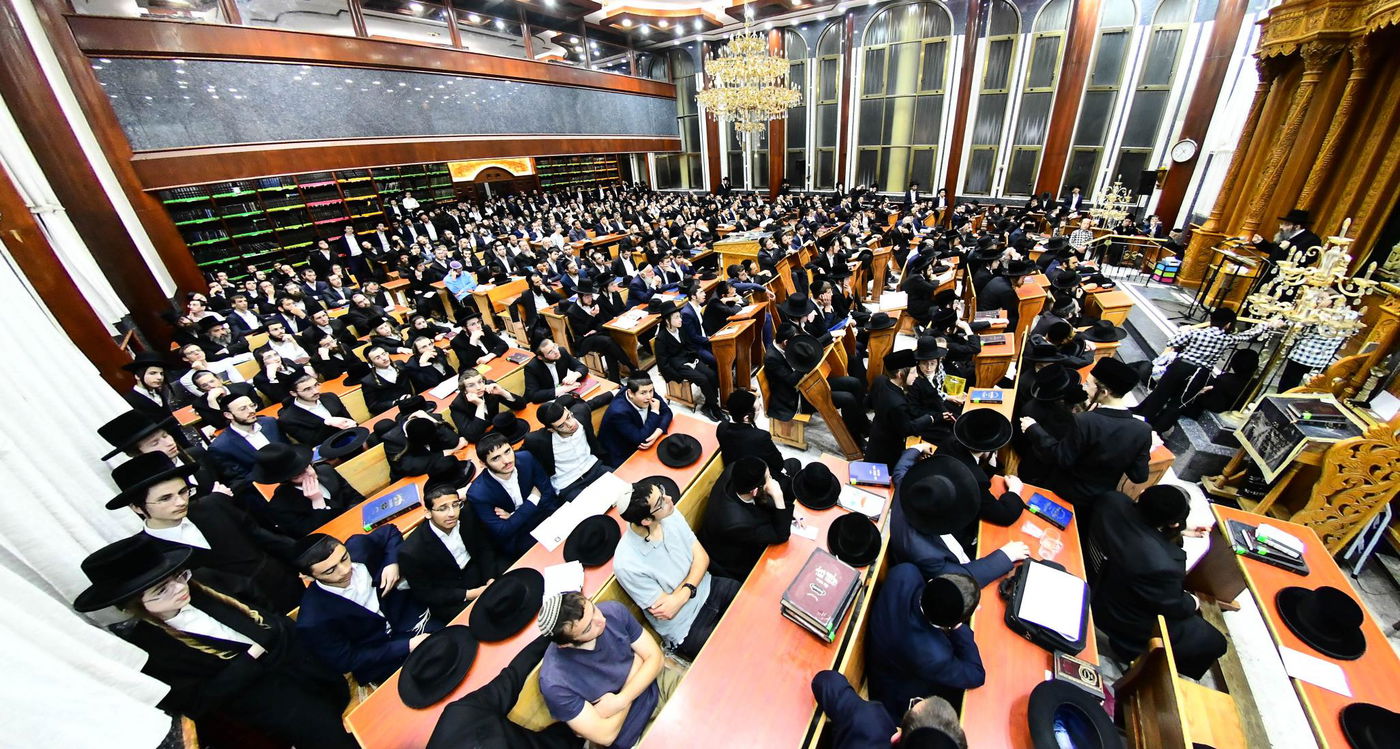 הגה"צ רבי צבי מאיר זילברברג בשיחת הכנה לחג השבועות