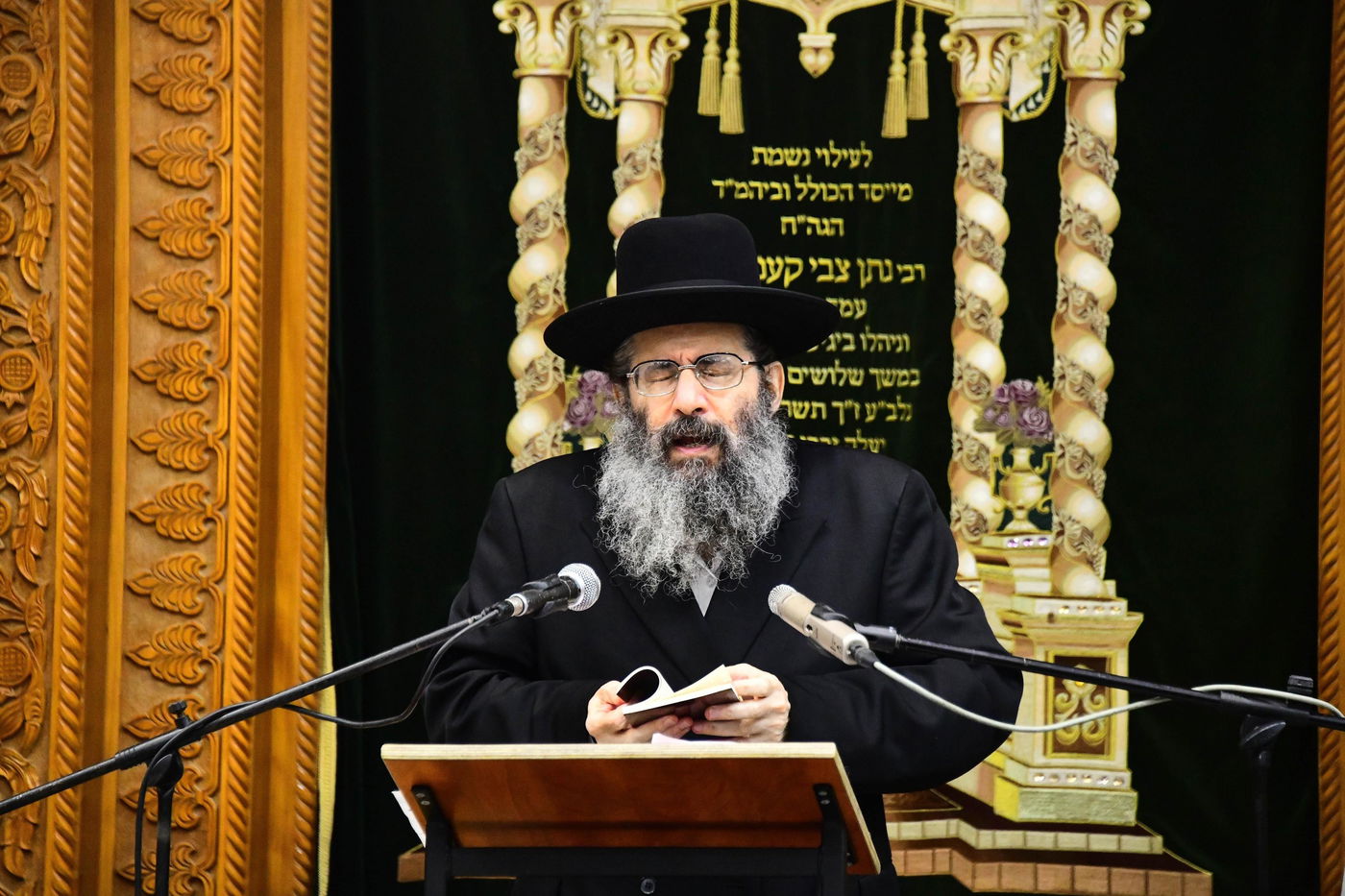 הגה"צ רבי צבי מאיר זילברברג בשיחת הכנה לחג השבועות