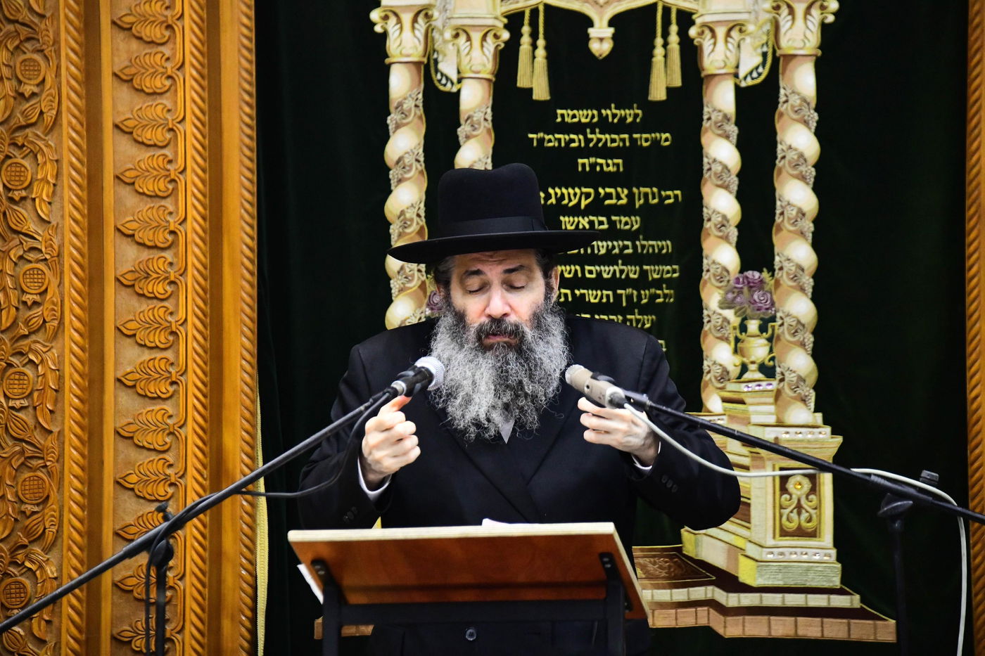 הגה"צ רבי צבי מאיר זילברברג בשיחת הכנה לחג השבועות