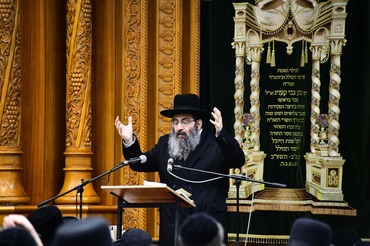 הגה"צ רבי צבי מאיר זילברברג בשיחת הכנה לחג השבועות