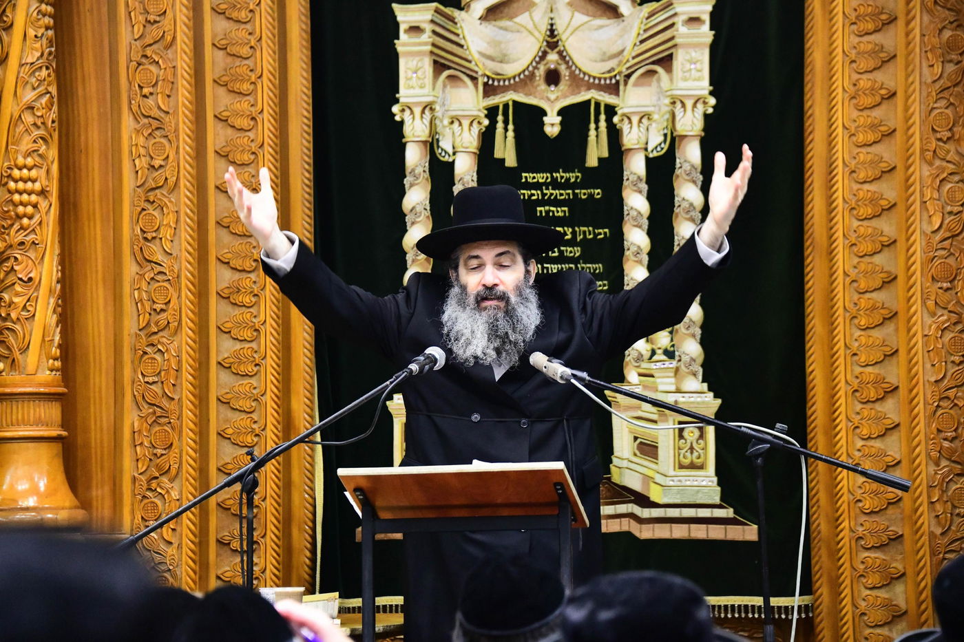 הגה"צ רבי צבי מאיר זילברברג בשיחת הכנה לחג השבועות