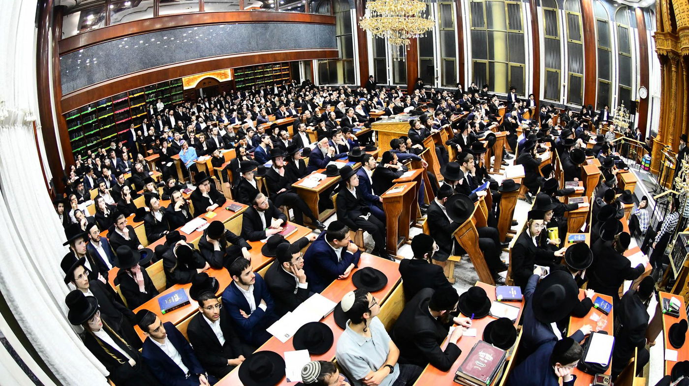 הגה"צ רבי צבי מאיר זילברברג בשיחת הכנה לחג השבועות