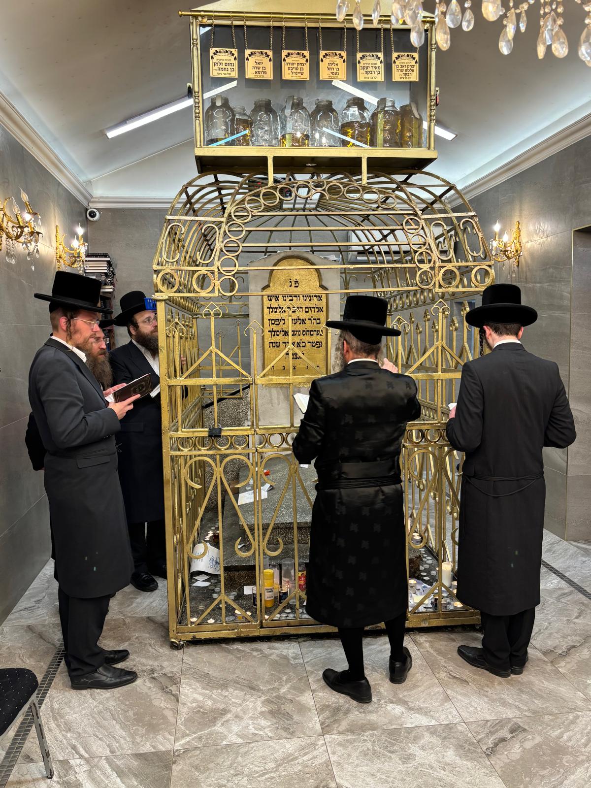 הרה״צ רבי יוסף בנימין ווייס במסע הקודש לאירופה