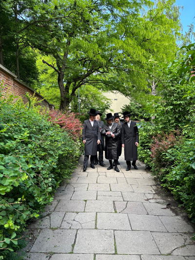 הרה״צ רבי יוסף בנימין ווייס במסע הקודש לאירופה