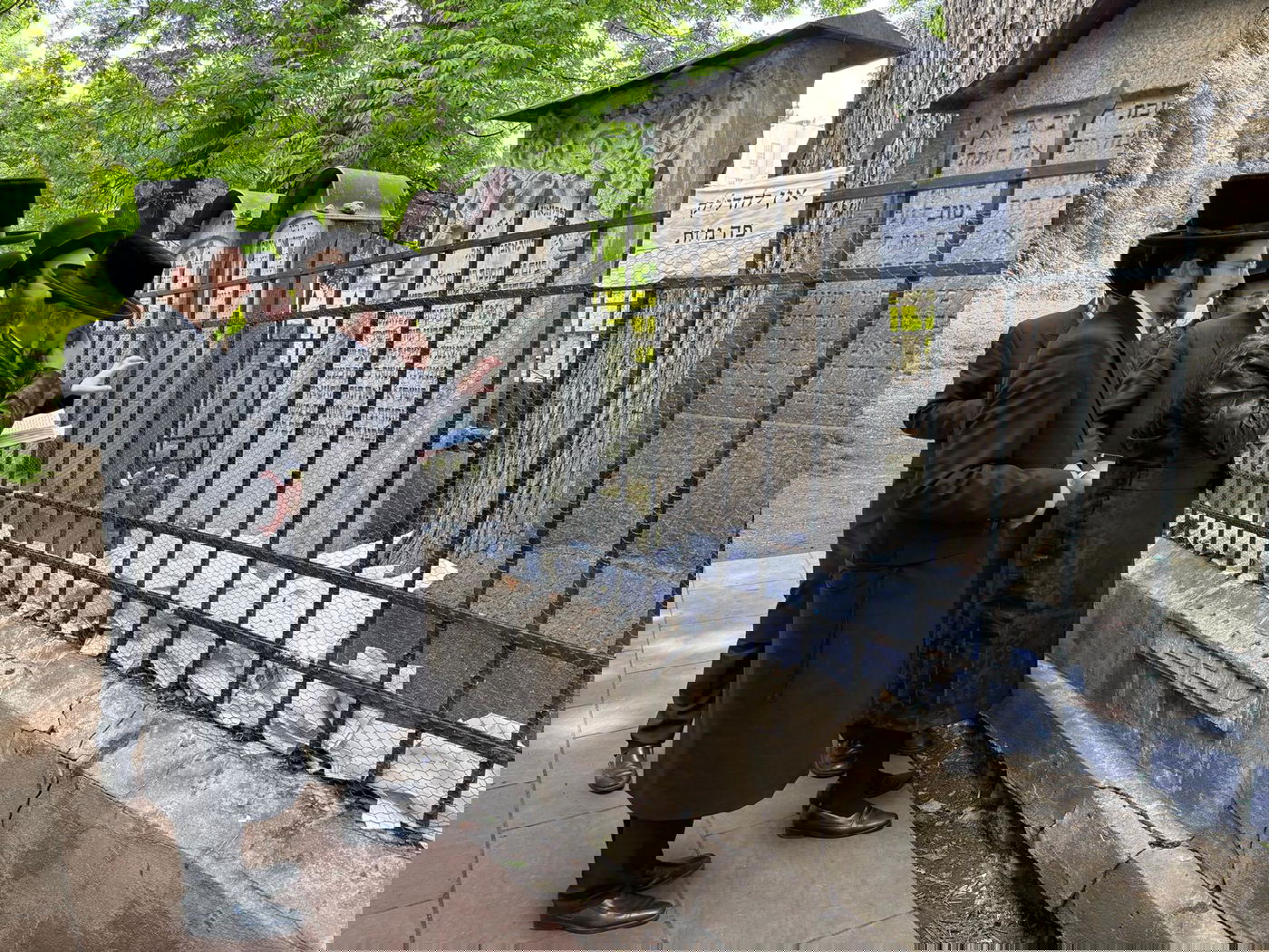 הרה״צ רבי יוסף בנימין ווייס במסע הקודש לאירופה