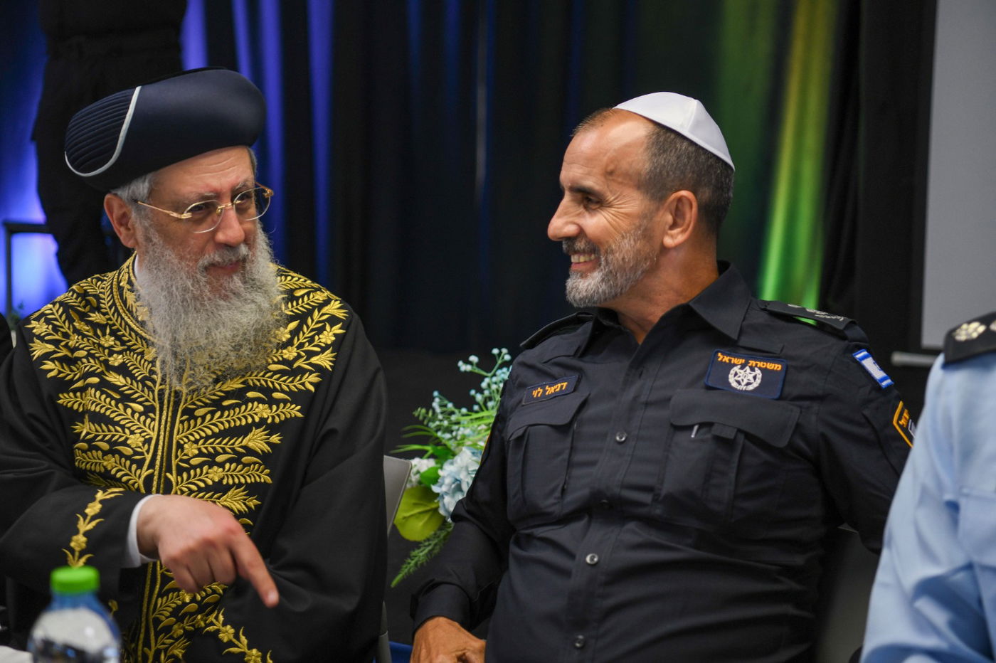 רבנות המשטרה השיקה: "בחרבות גיבורים" - ספר הלכתי לשוטרים