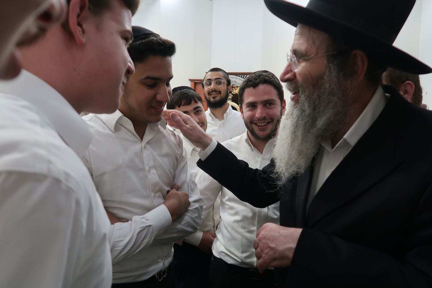 הגה"צ רבי בנימין פינקל בשיחת הכנה לשבועות