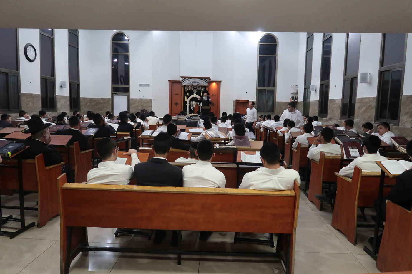 הגה"צ רבי בנימין פינקל בשיחת הכנה לשבועות