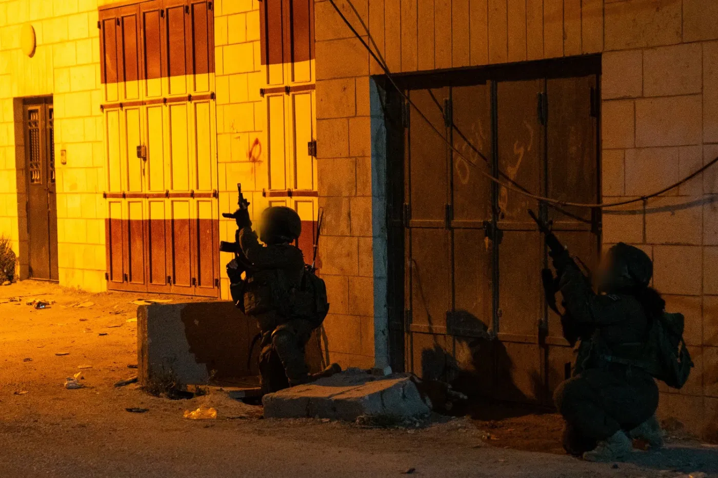 פעילות אבטחה של לוחמי צה"ל באיו"ש