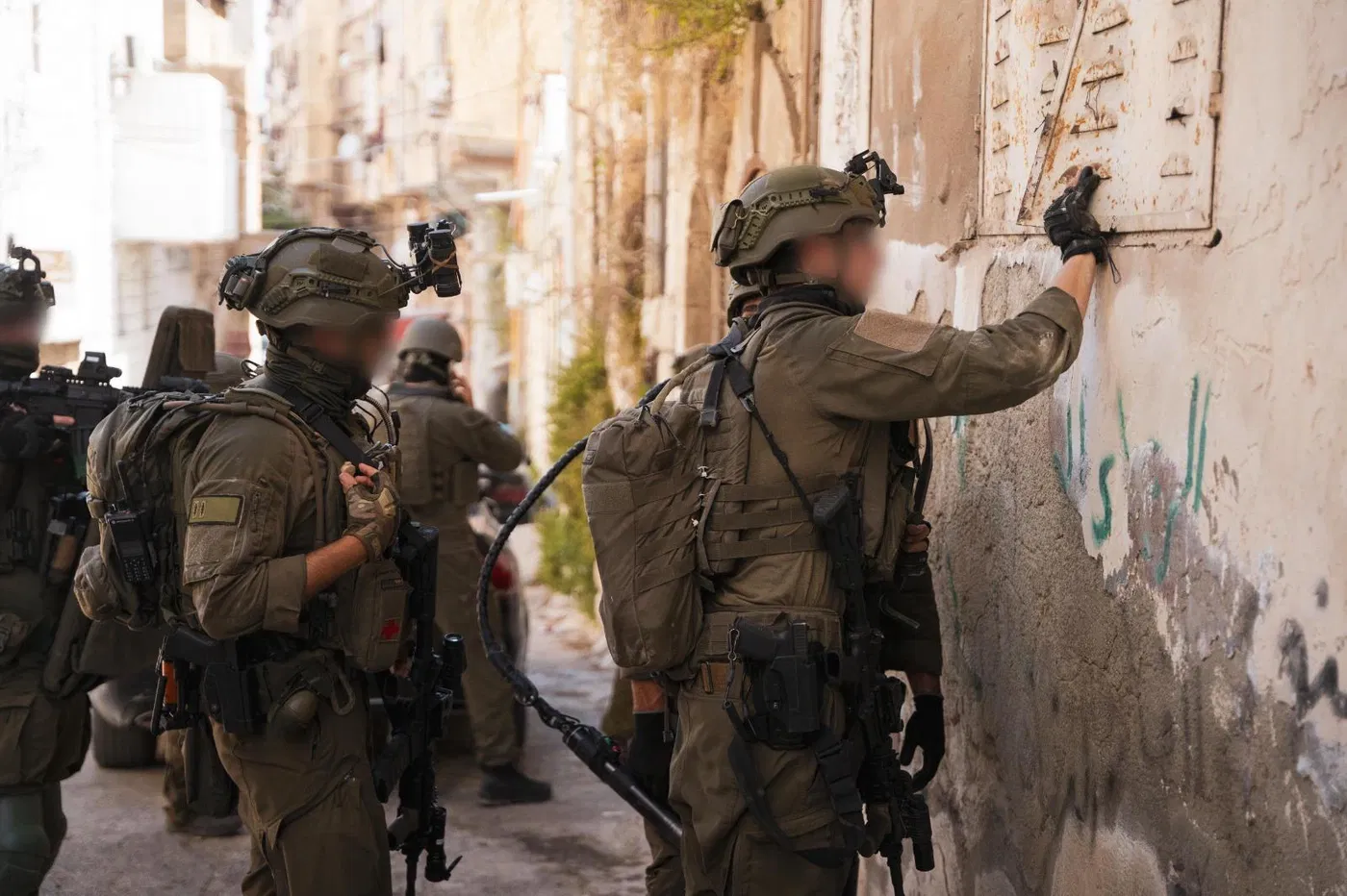 פעילות אבטחה של לוחמי צה"ל באיו"ש