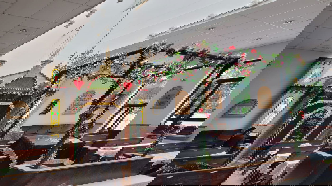 ביהמ"ד ויז'ניץ באנטווערפן מוכן לקראת החג