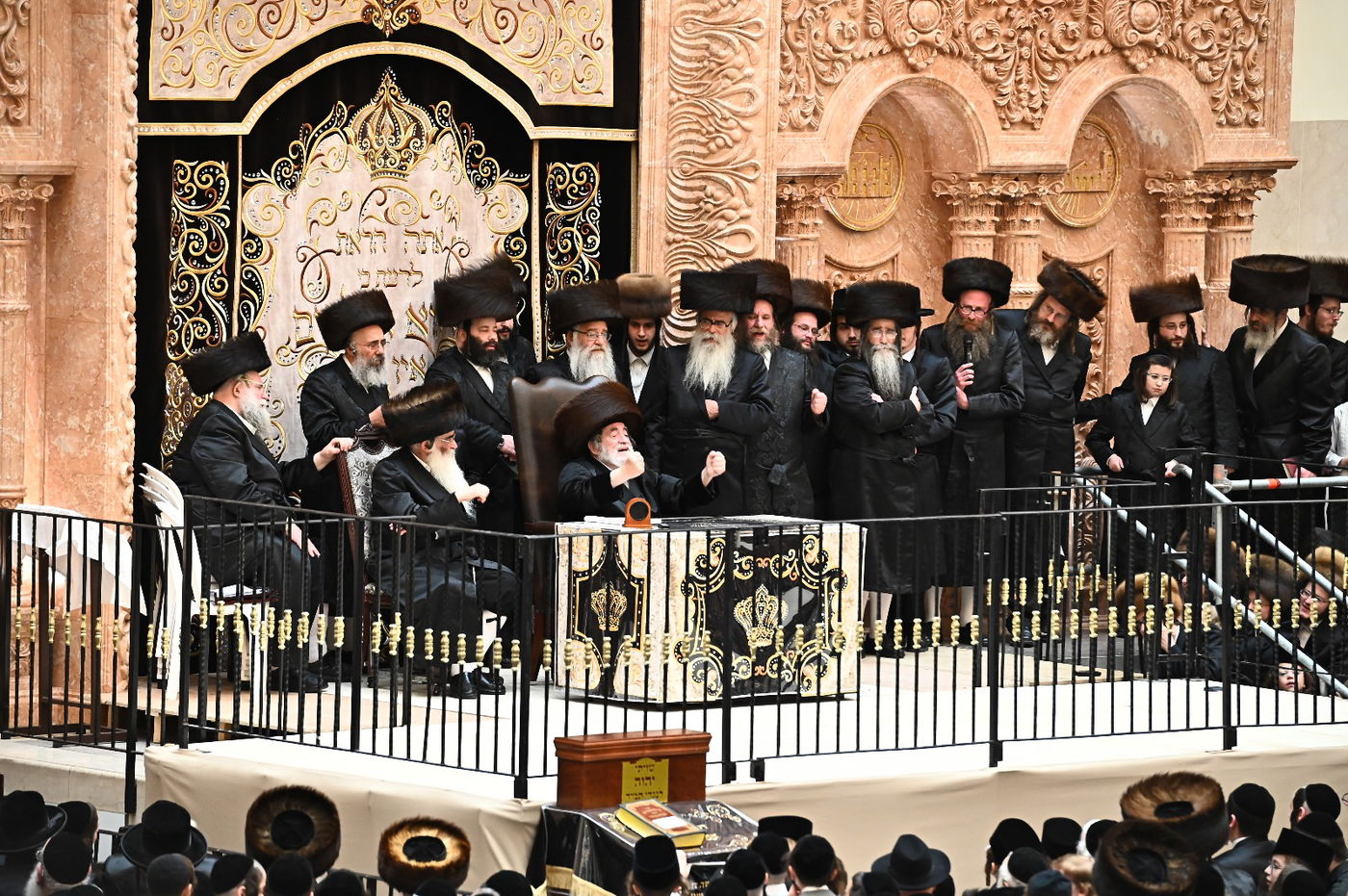 האדמו"ר מויז'ניץ בספירת העומר מ"ט בעומר