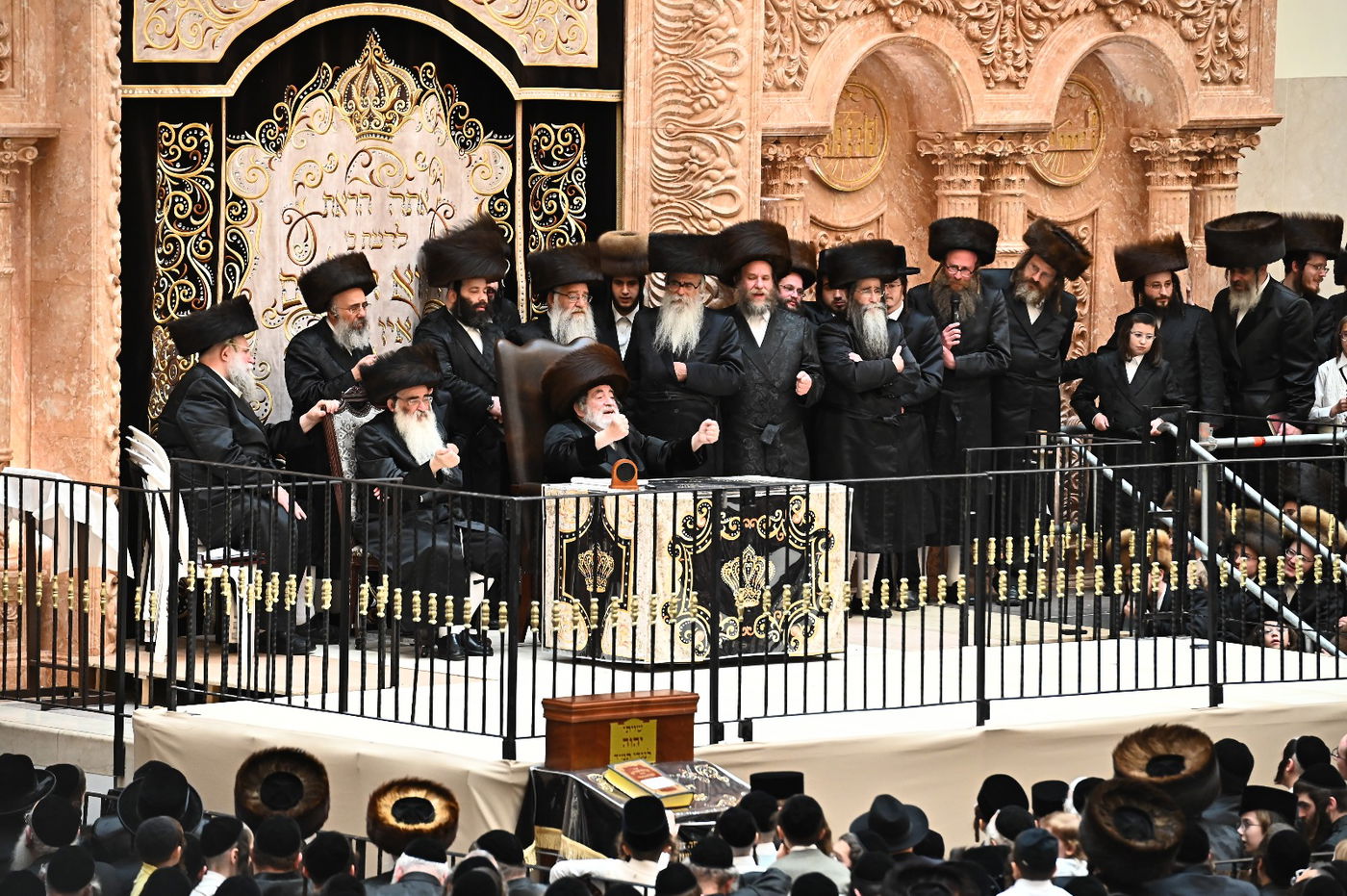 האדמו"ר מויז'ניץ בספירת העומר מ"ט בעומר