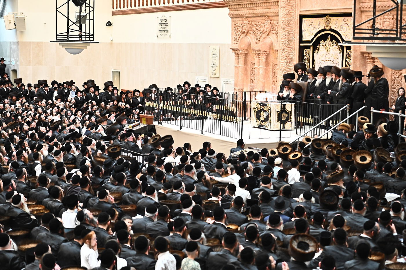 האדמו"ר מויז'ניץ בספירת העומר מ"ט בעומר