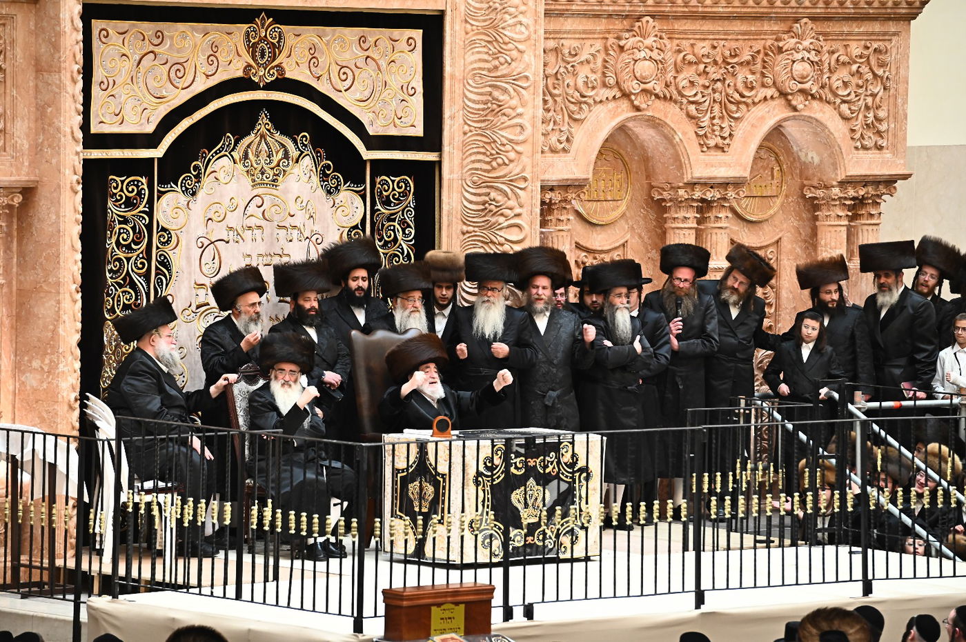 האדמו"ר מויז'ניץ בספירת העומר מ"ט בעומר