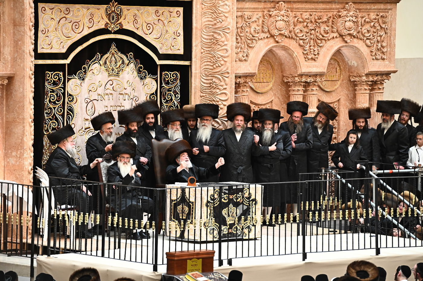 האדמו"ר מויז'ניץ בספירת העומר מ"ט בעומר