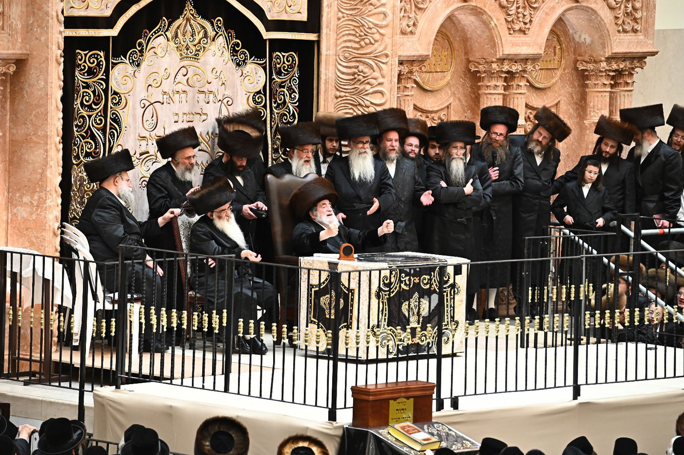 האדמו"ר מויז'ניץ בספירת העומר מ"ט בעומר