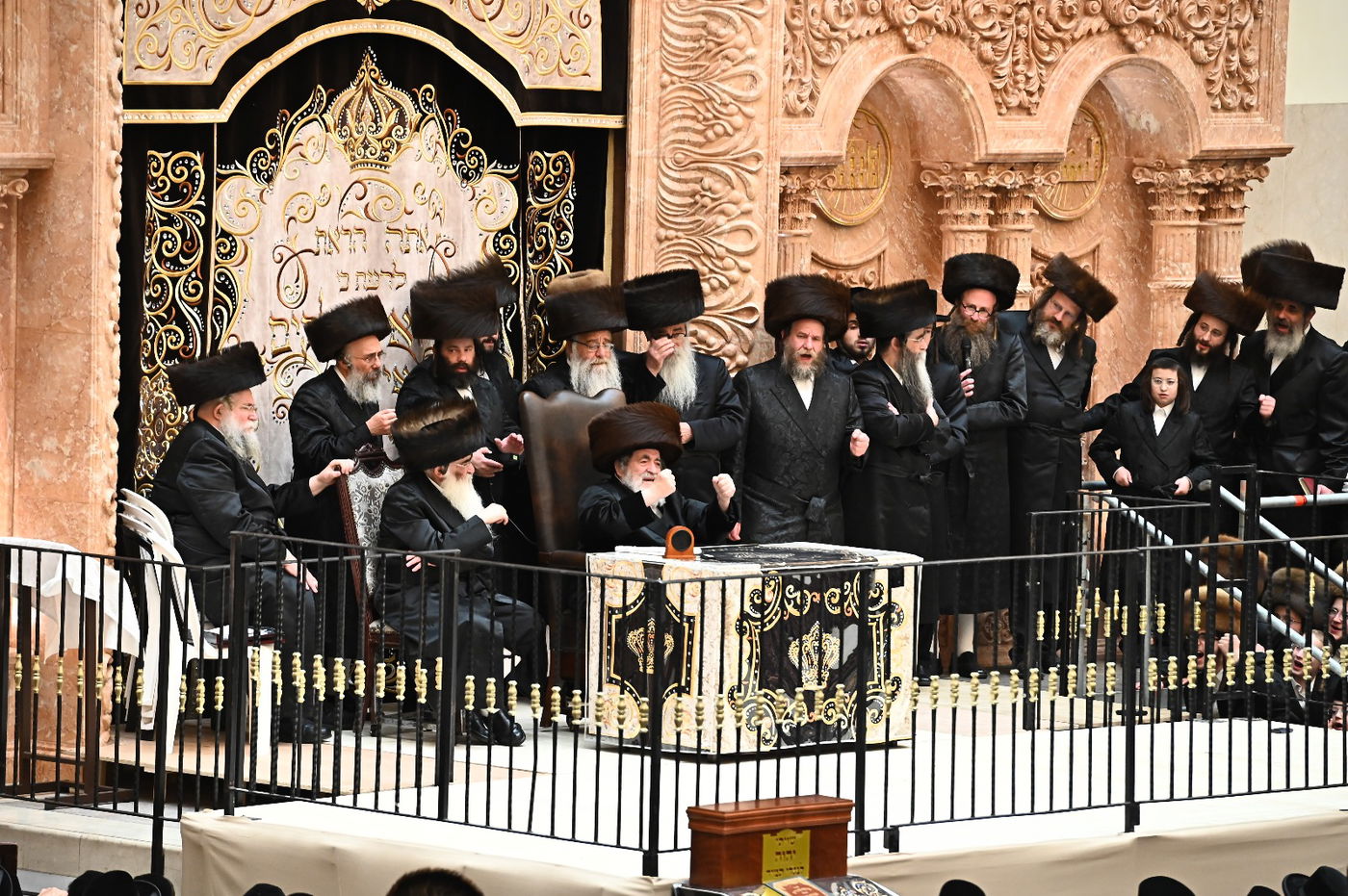 האדמו"ר מויז'ניץ בספירת העומר מ"ט בעומר