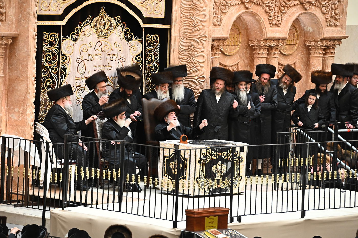 האדמו"ר מויז'ניץ בספירת העומר מ"ט בעומר