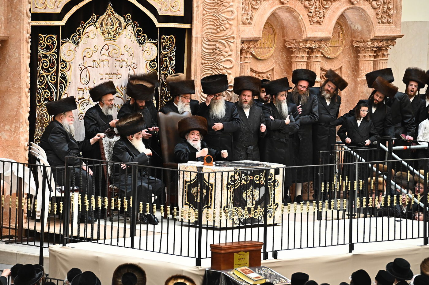 האדמו"ר מויז'ניץ בספירת העומר מ"ט בעומר