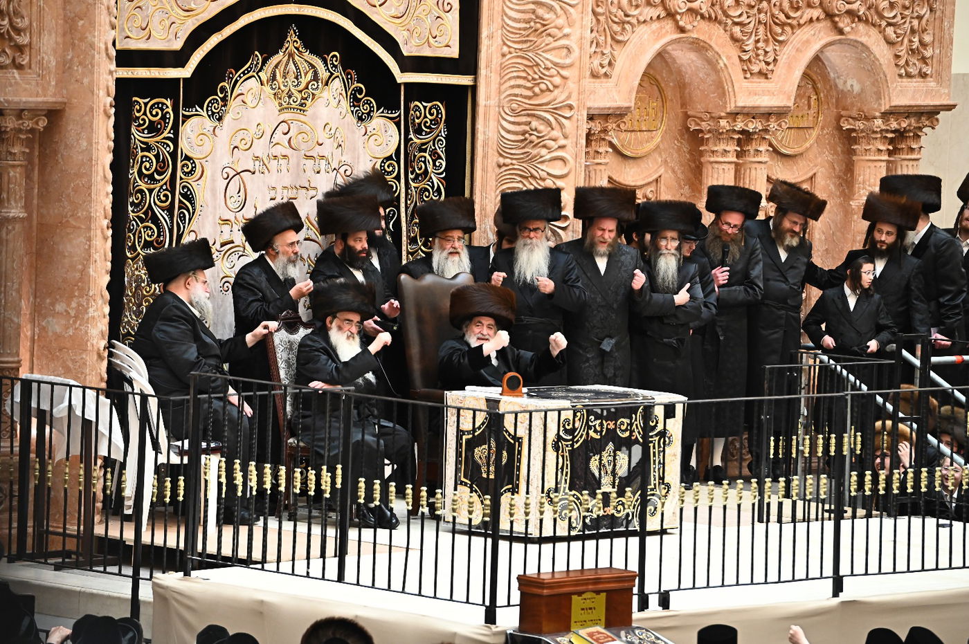 האדמו"ר מויז'ניץ בספירת העומר מ"ט בעומר