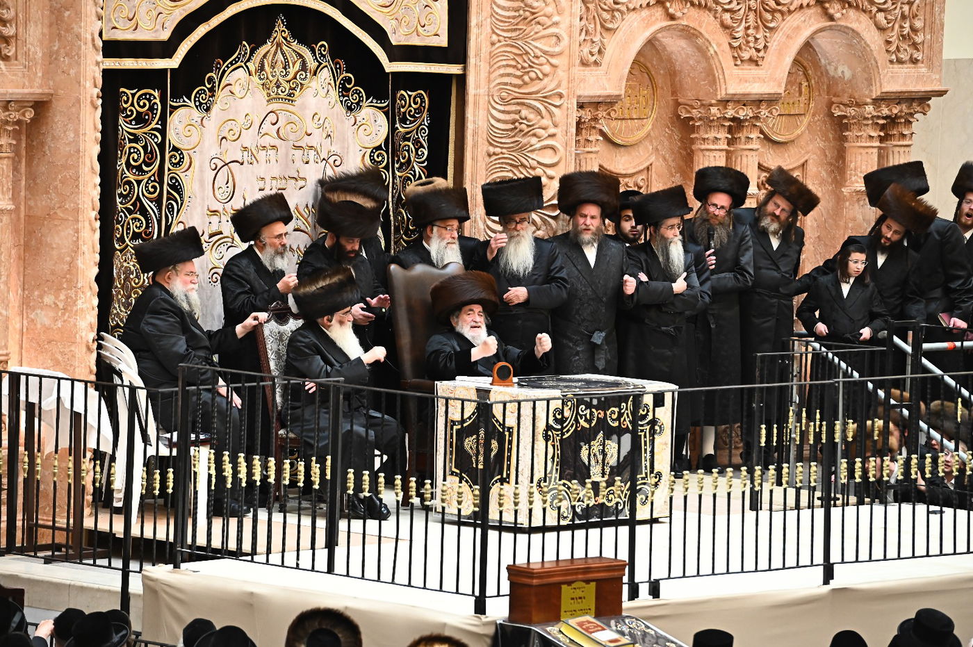 האדמו"ר מויז'ניץ בספירת העומר מ"ט בעומר